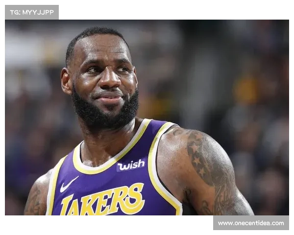 NBA最新动态：詹姆斯确认续约湖人队并携手年轻球员冲击总冠军